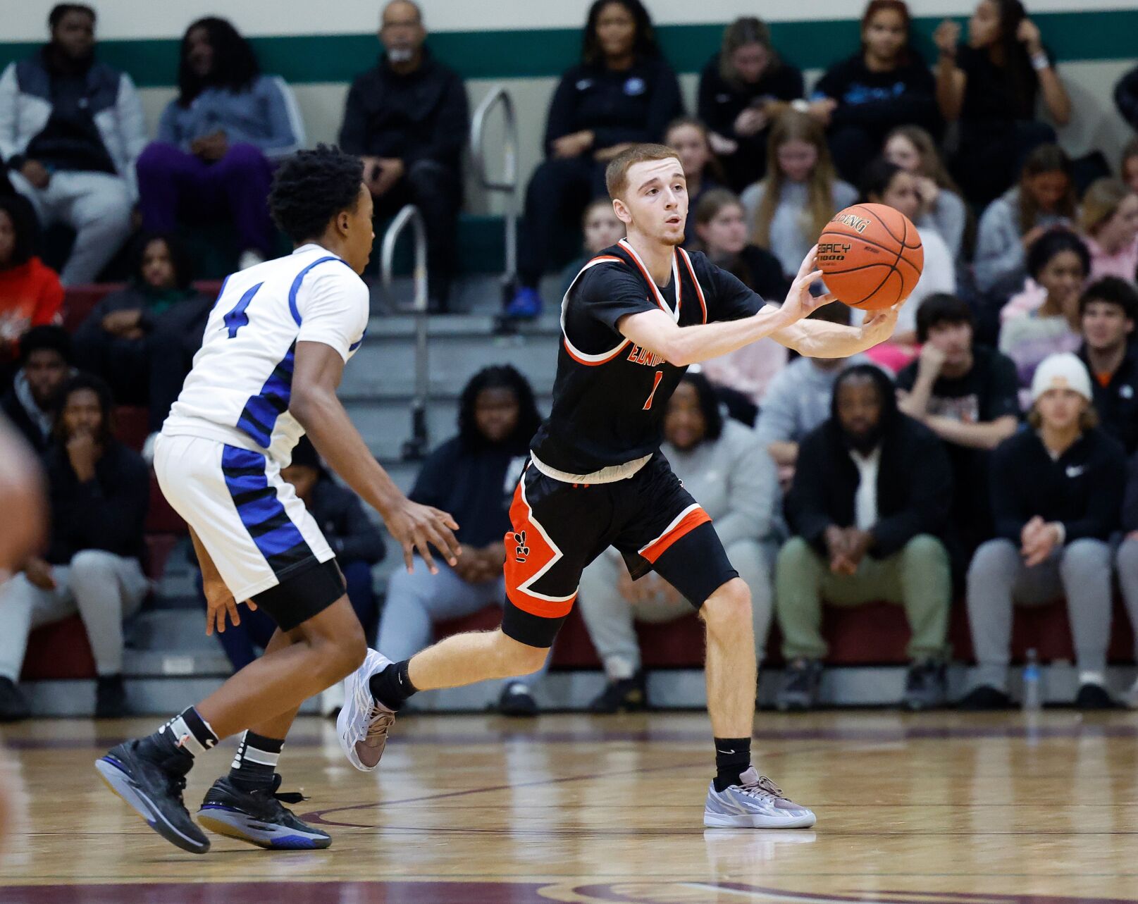 Don Maurer Holiday Invitational, championship: Edwardsville v. Ladue